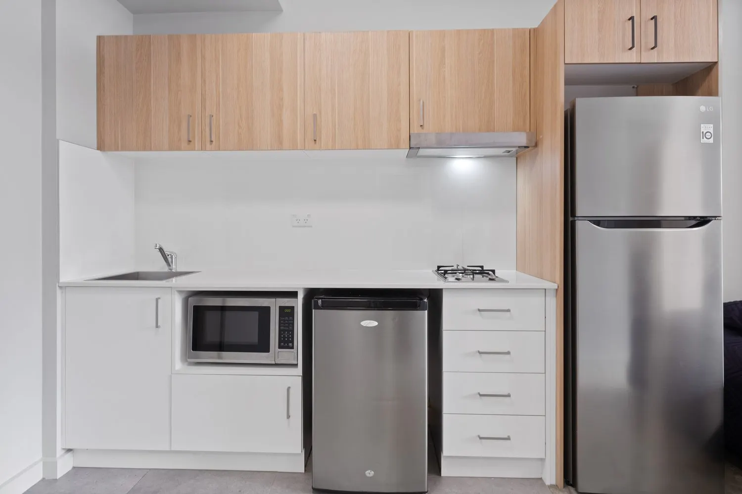 Deluxe Single Studio KITCHEN 2