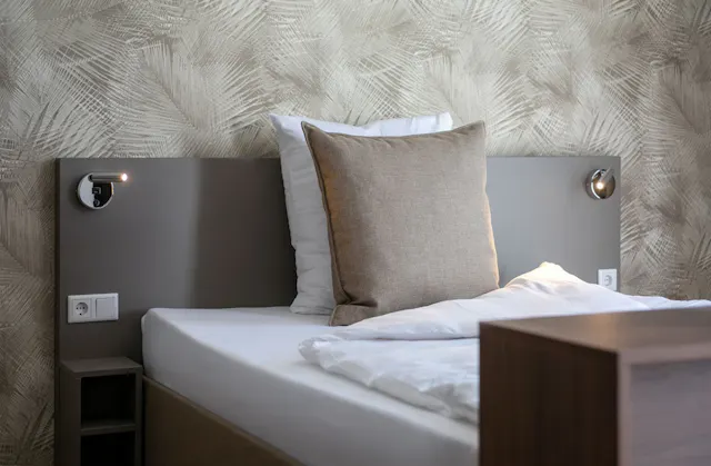 Amazing Apartment room image 3