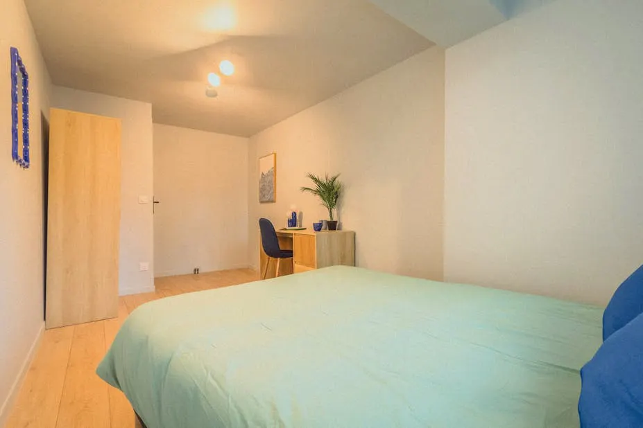 Non-Ensuite Rooms ROOM 4