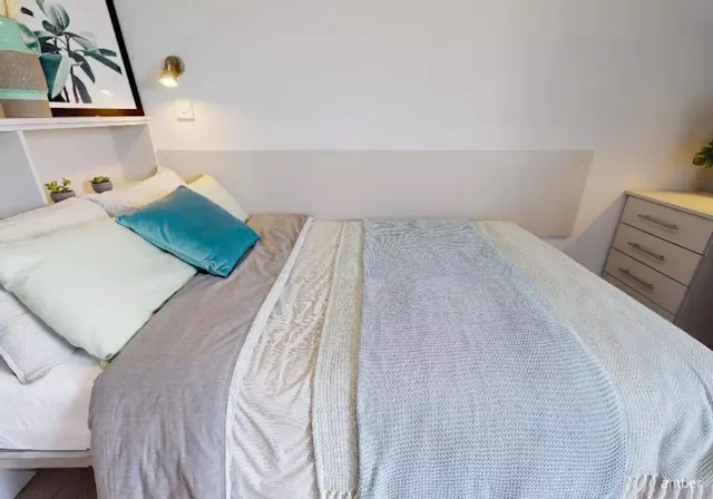 Diamond En Suite room image 1