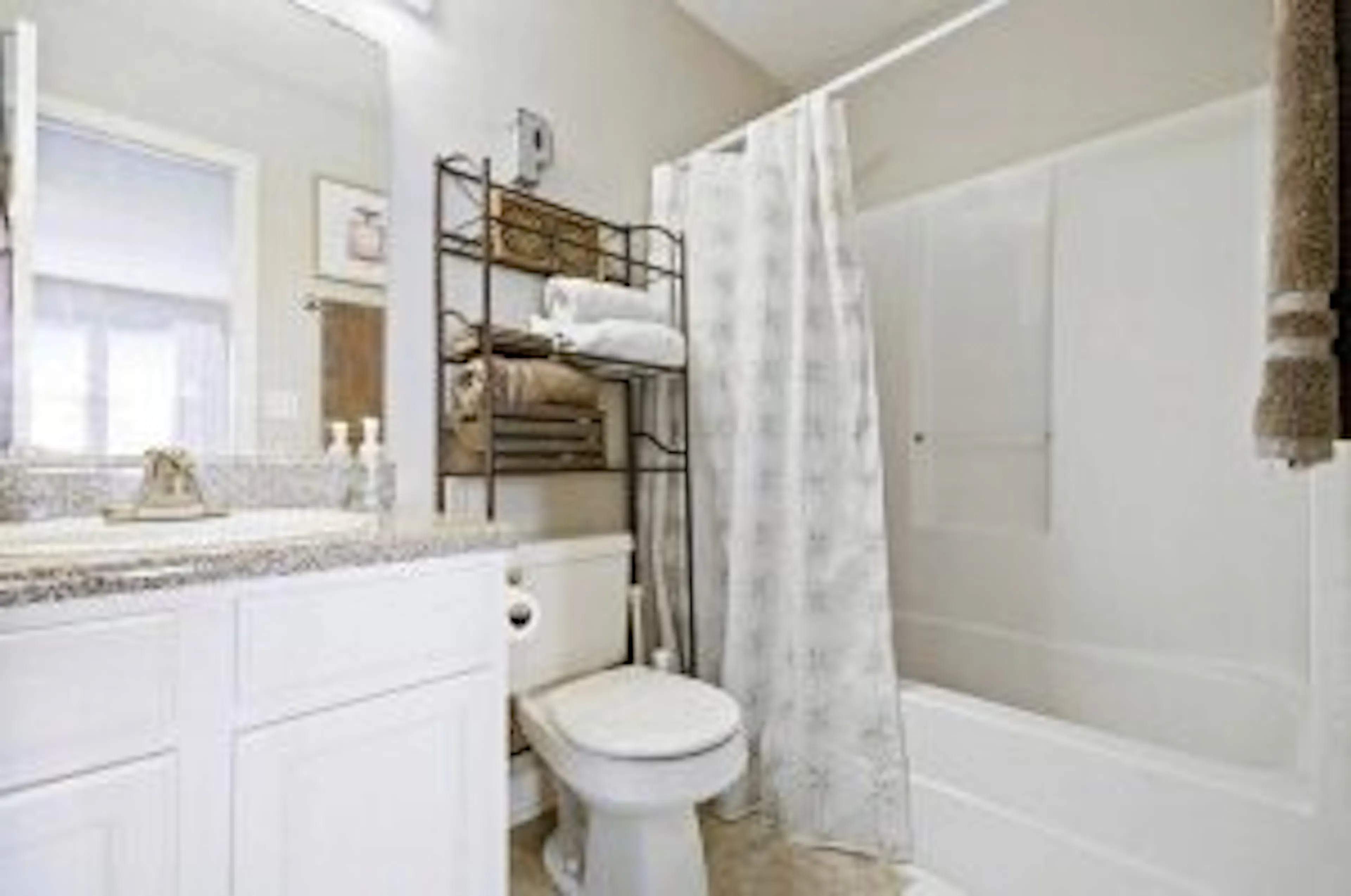 3 Bedroom Apartment BATHROOM 3