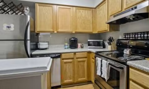 dwell-logan-square-auburn-KITCHEN