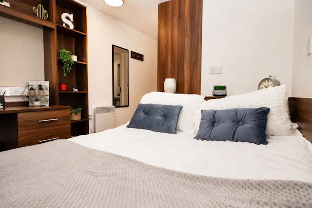 Double Ensuites room image 2