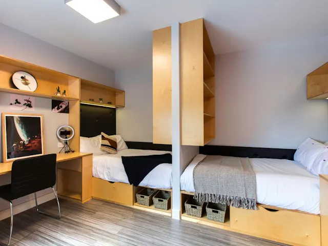 Classic Twin room image 1