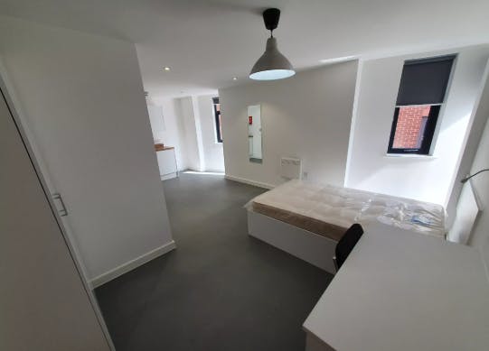 Deluxe Studio