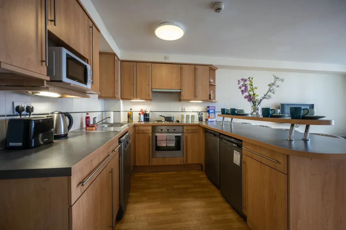 4 Bed Double Deluxe En-suite KITCHEN 2