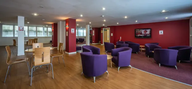 Standard Ensuite (within a 5 bed flat) room image 1
