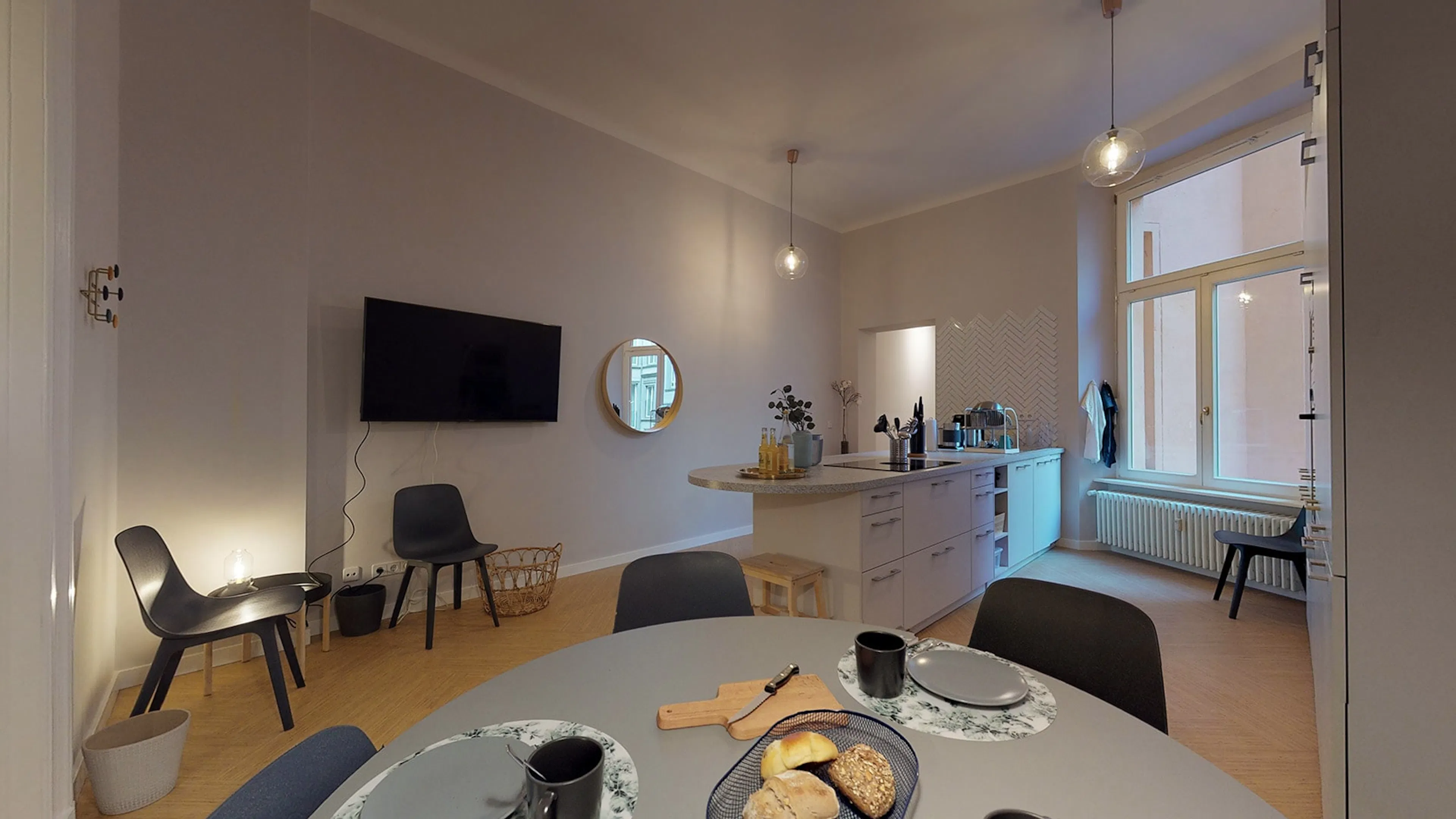 ROOM ROOM 1