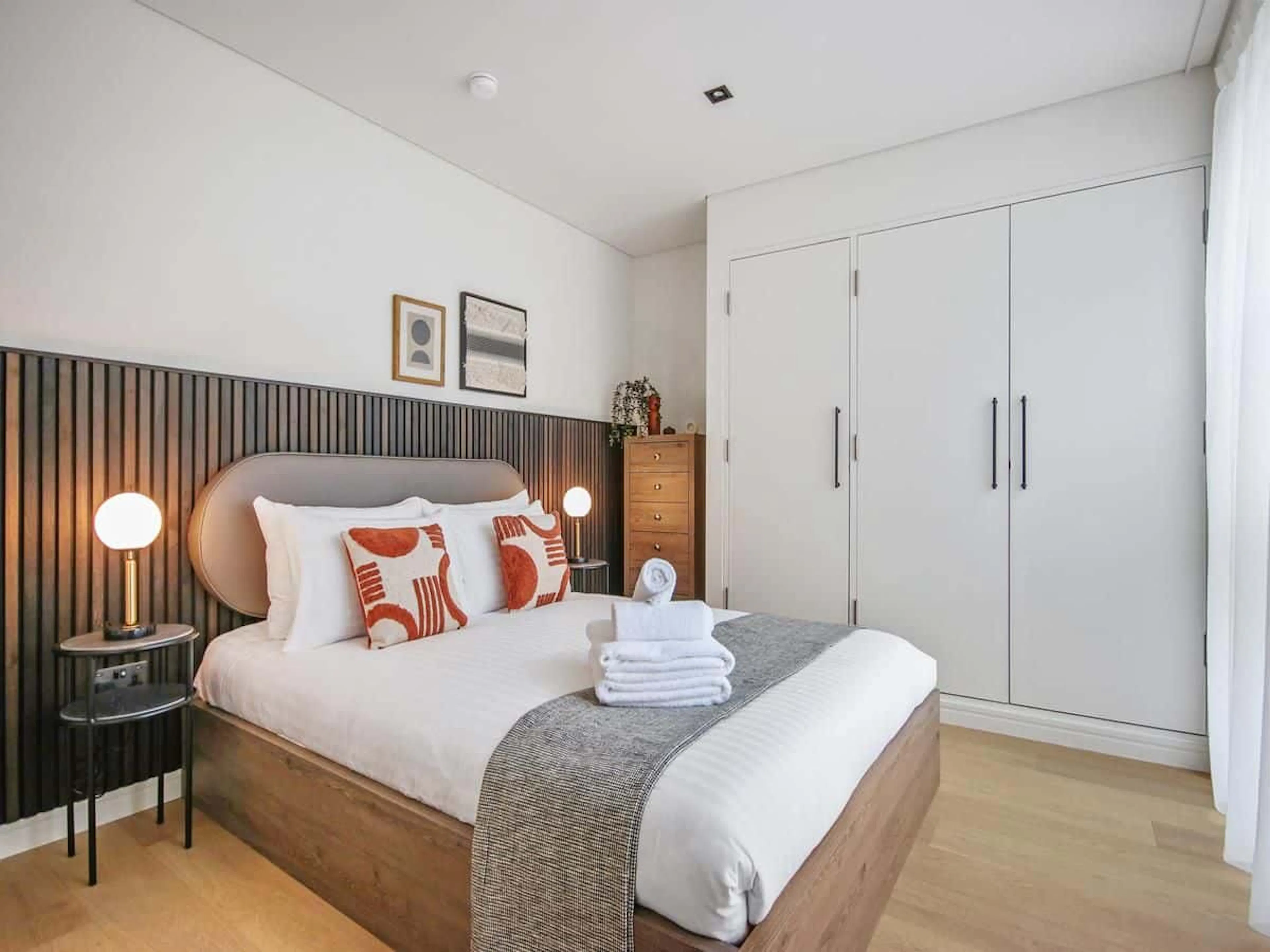 ROOM ROOM 1