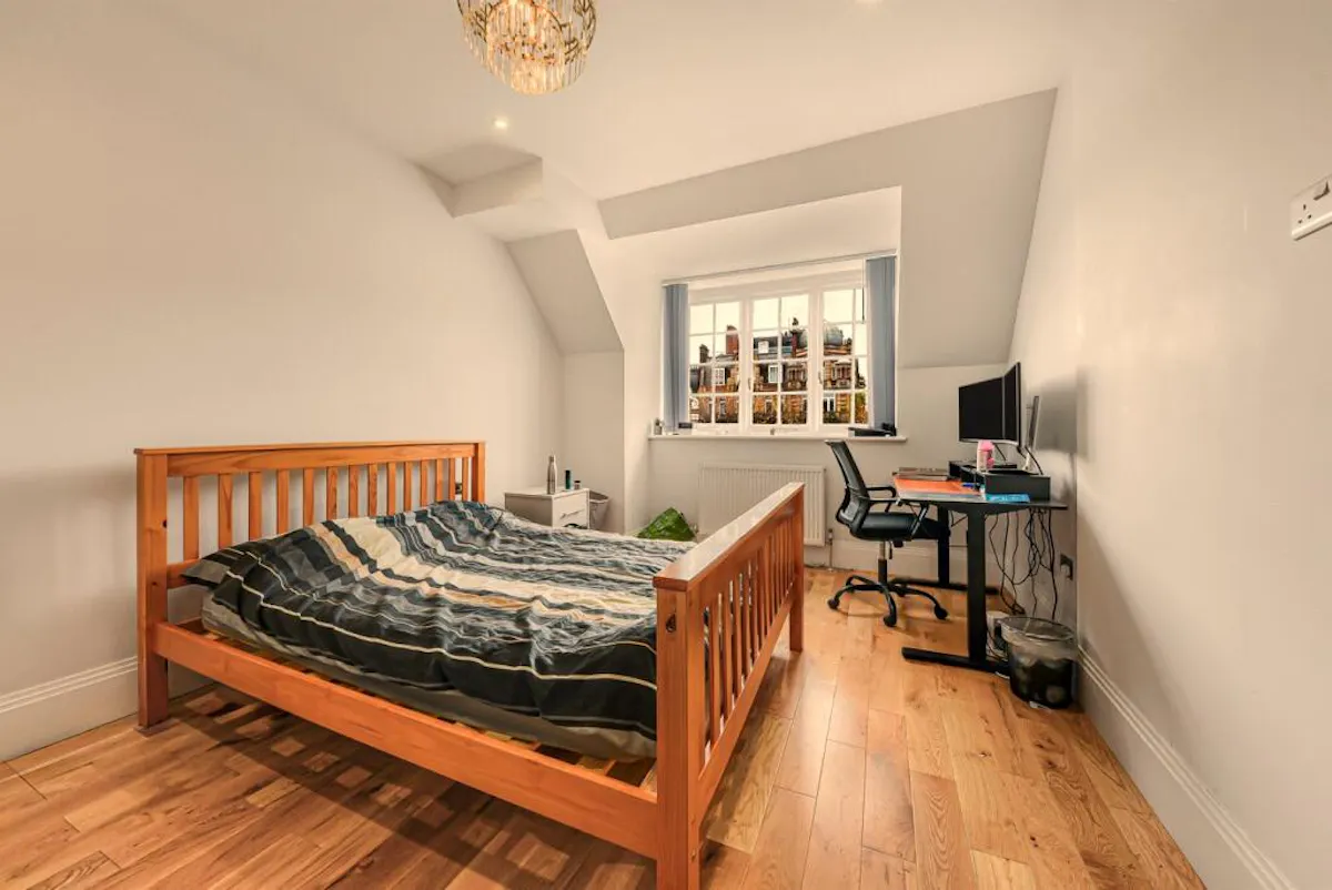 ROOM ROOM