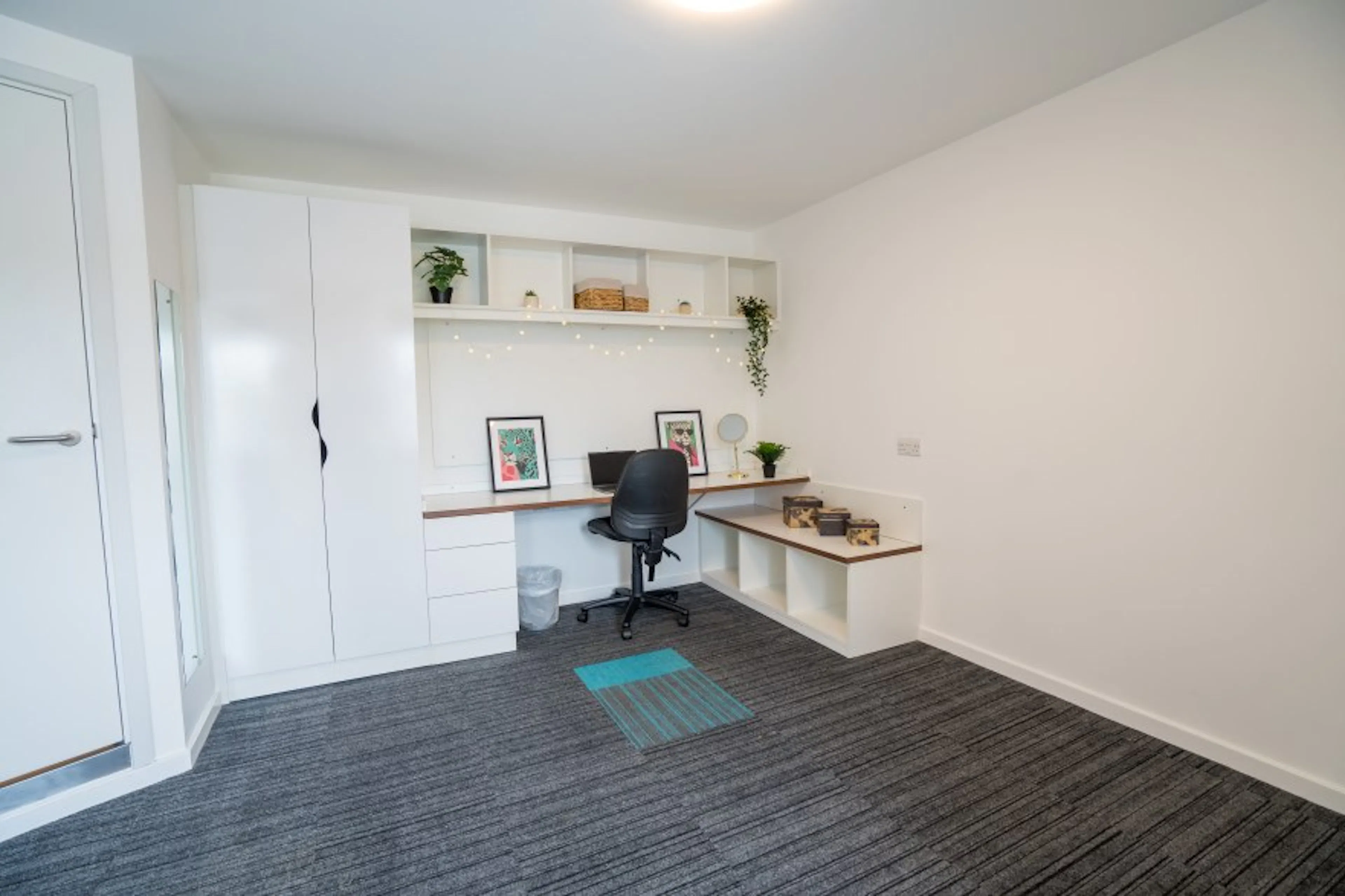 Standard Ensuite Double ROOM 2