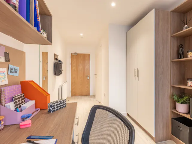 Skyline Bronze En Suite room image 2