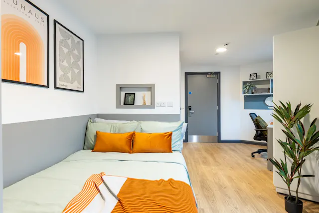Silver En Suite room image 1