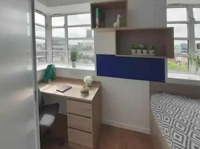 Ensuite room image 4
