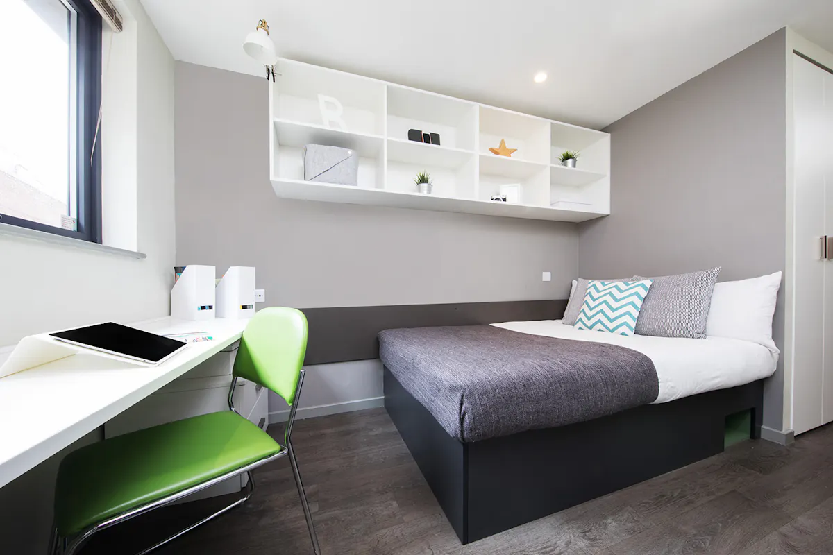 Studio Small High Double ROOM