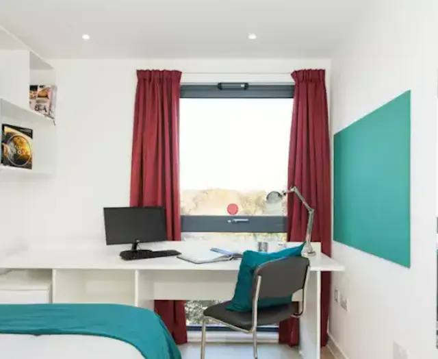 Silver En-Suite room image 2