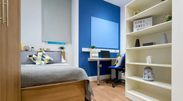 Essential Ensuite room image 2