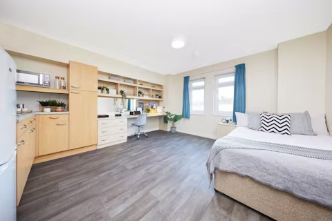 king-edward-studios-exeter-ROOM