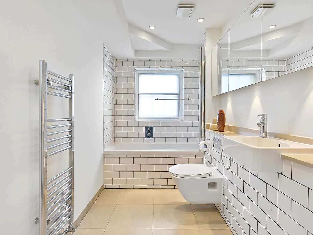 One room in 2 bedroom apartment BATHROOM