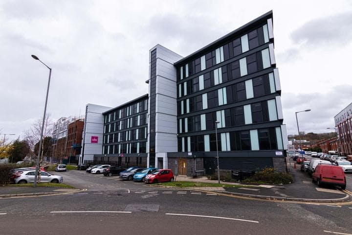 BUILDING
