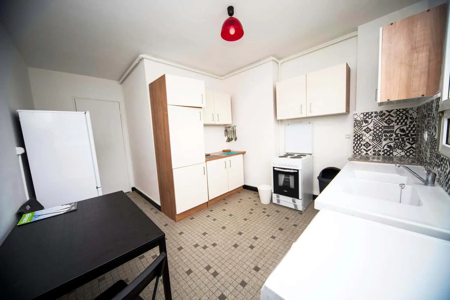 4 Bed Apartment KITCHEN 3