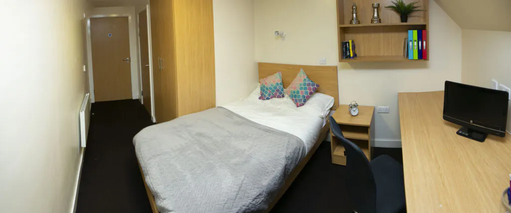 Deluxe En-Suite UK Guarantor not required