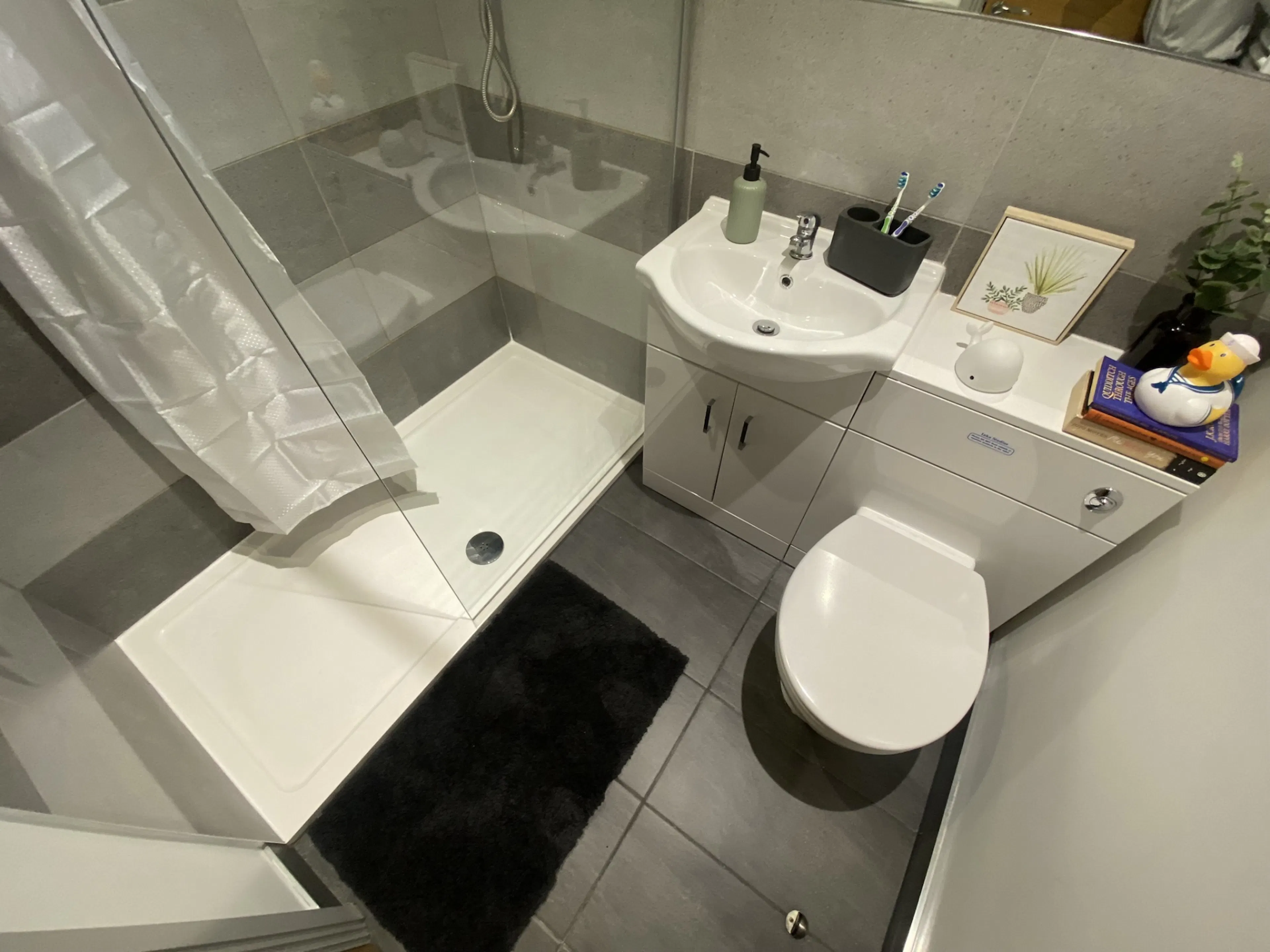 Gold Studio BATHROOM 4