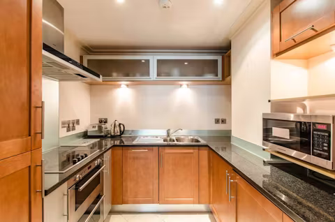 canary-wharf-london-KITCHEN