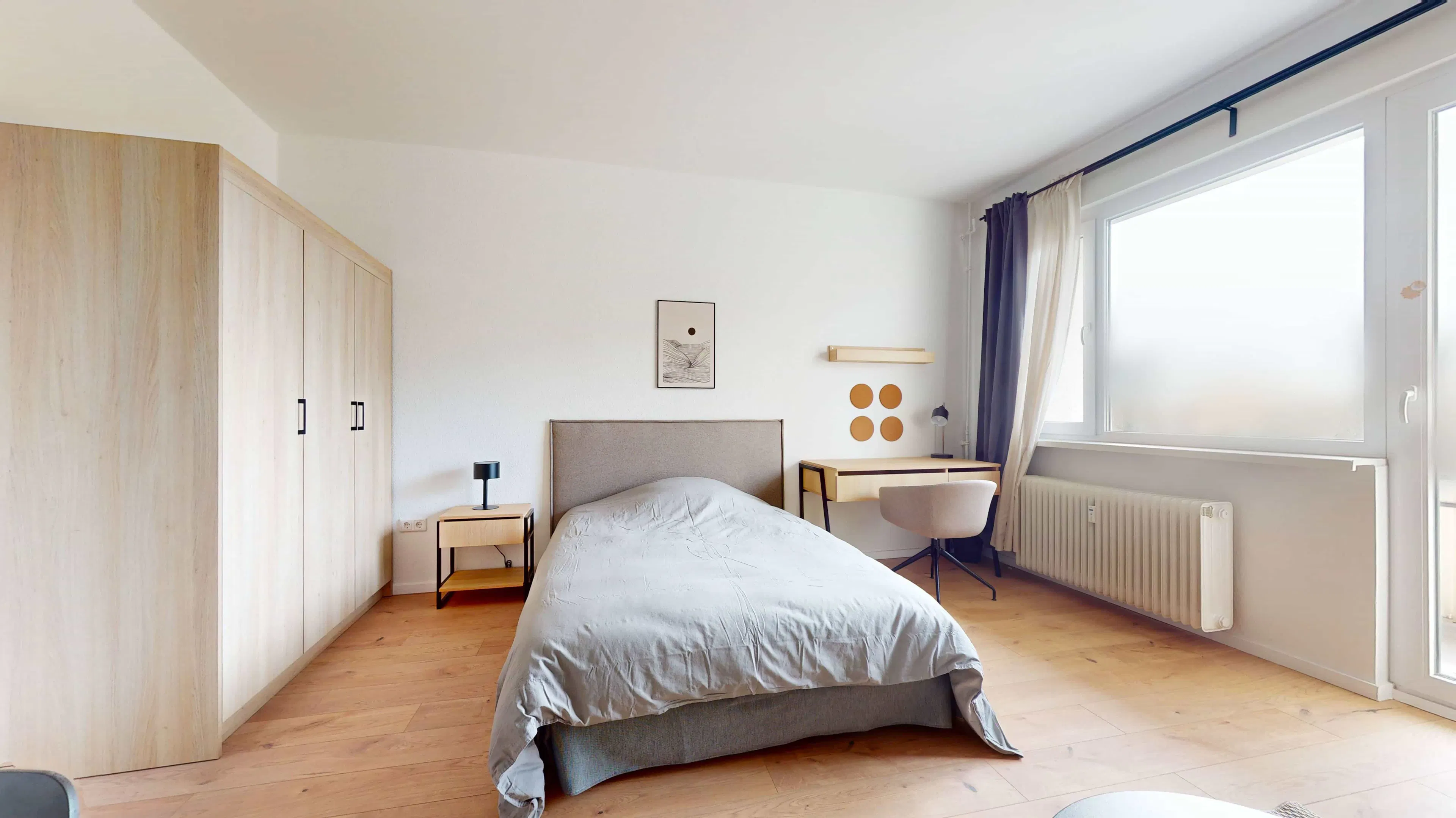 ROOM ROOM 1