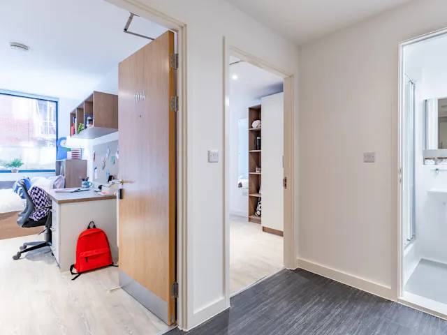 Twodio room image 2