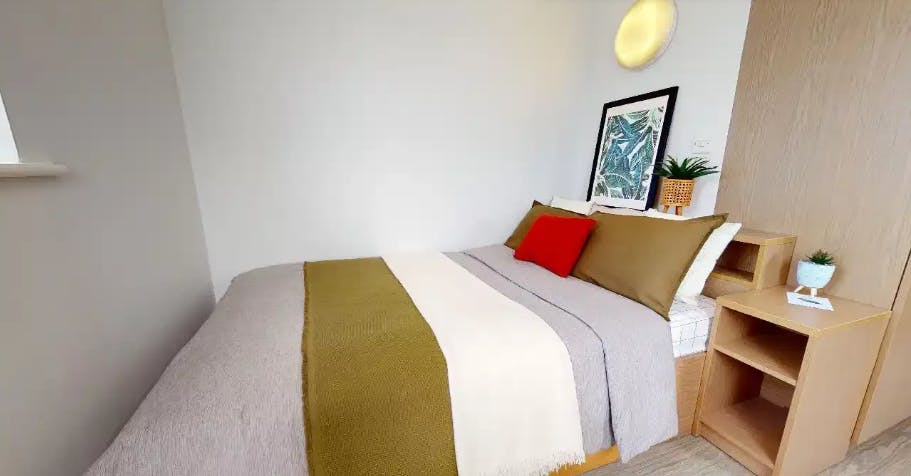 Gold En Suite