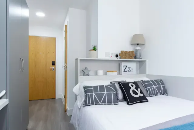 Gold Studio room image 1