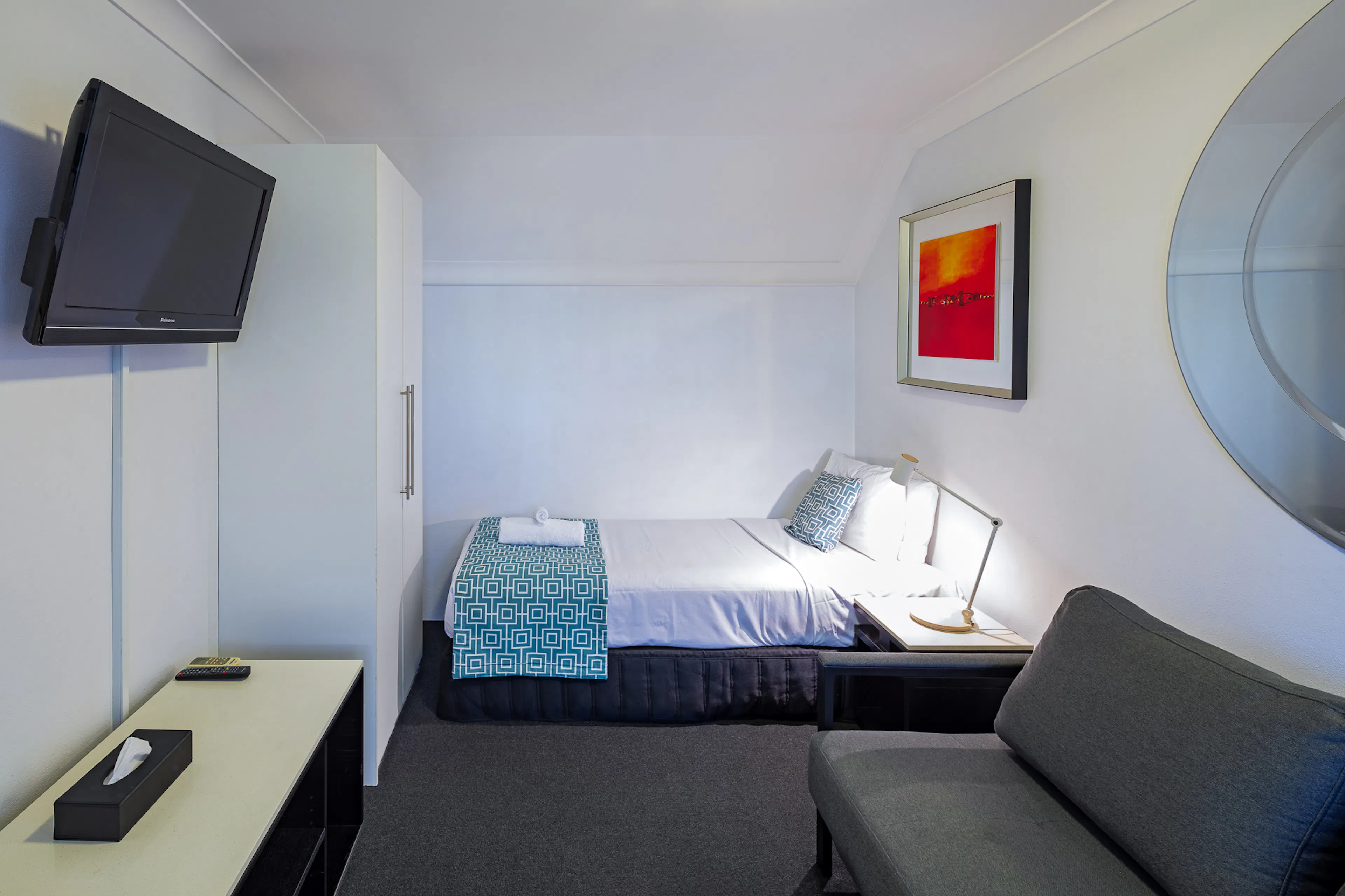 ROOM ROOM 1
