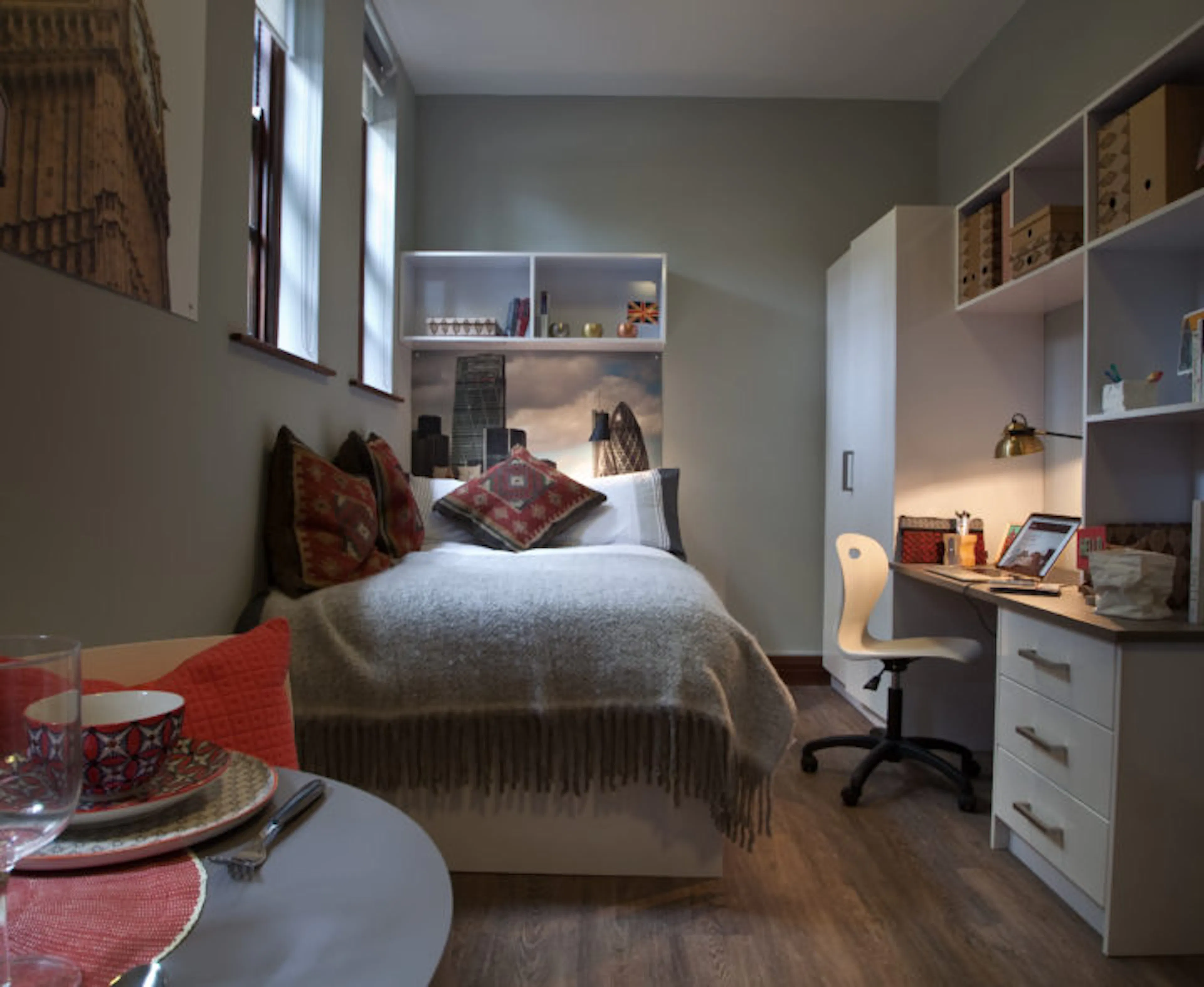 ROOM ROOM 1