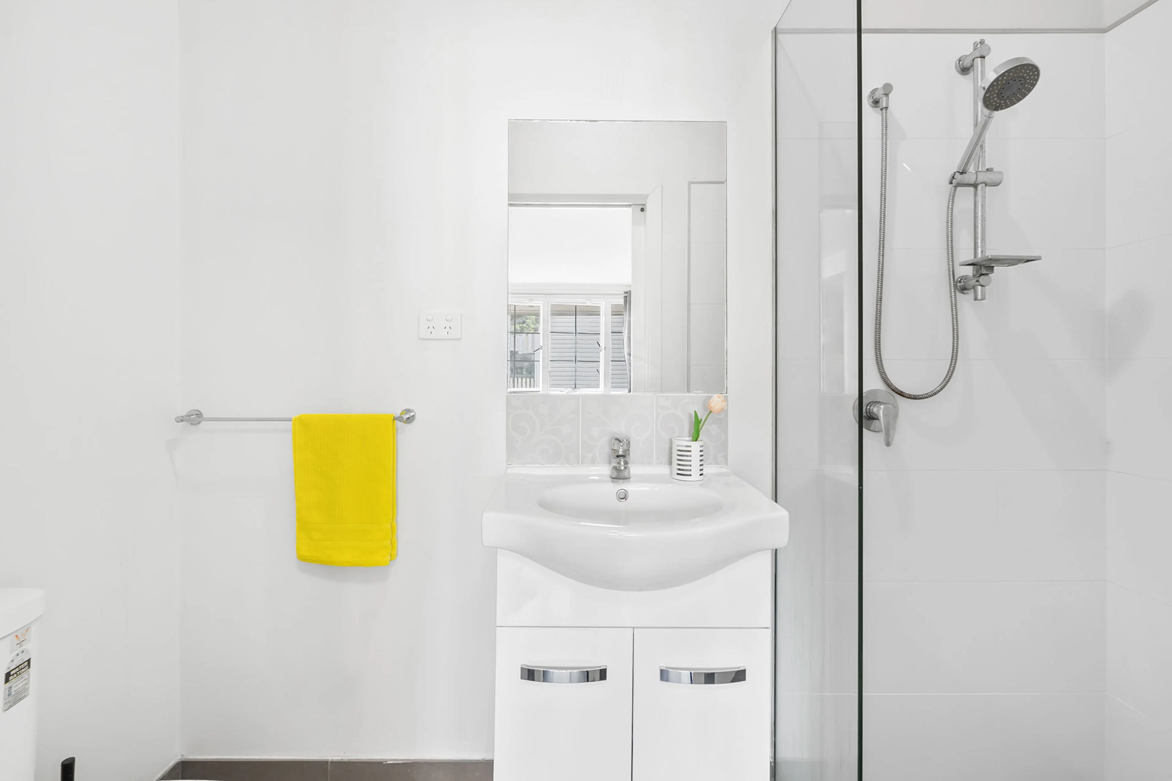 Executive Room BATHROOM 2