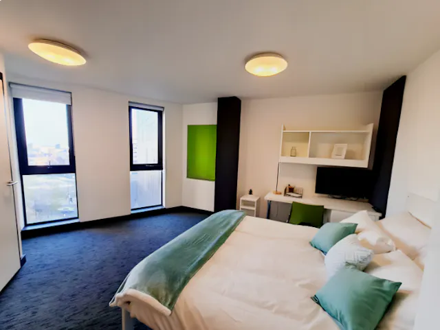 Studio gold new style room image 1