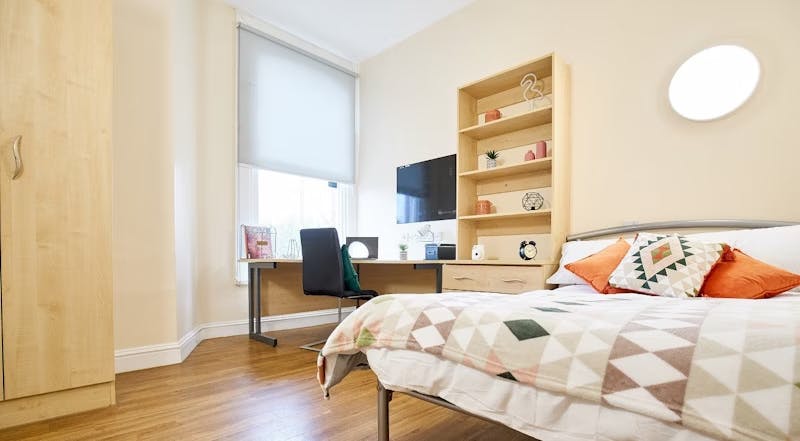 daisybank-villa-manchester-Gold Room