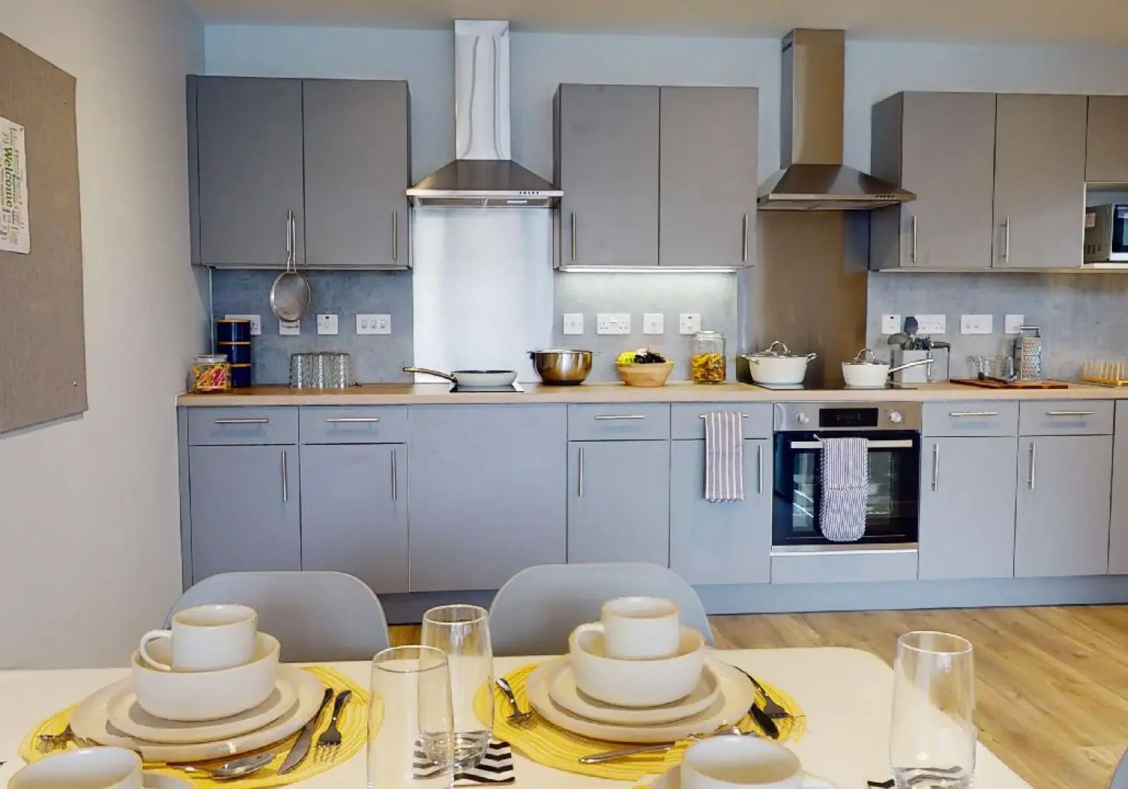 Bronze En-Suite KITCHEN 4