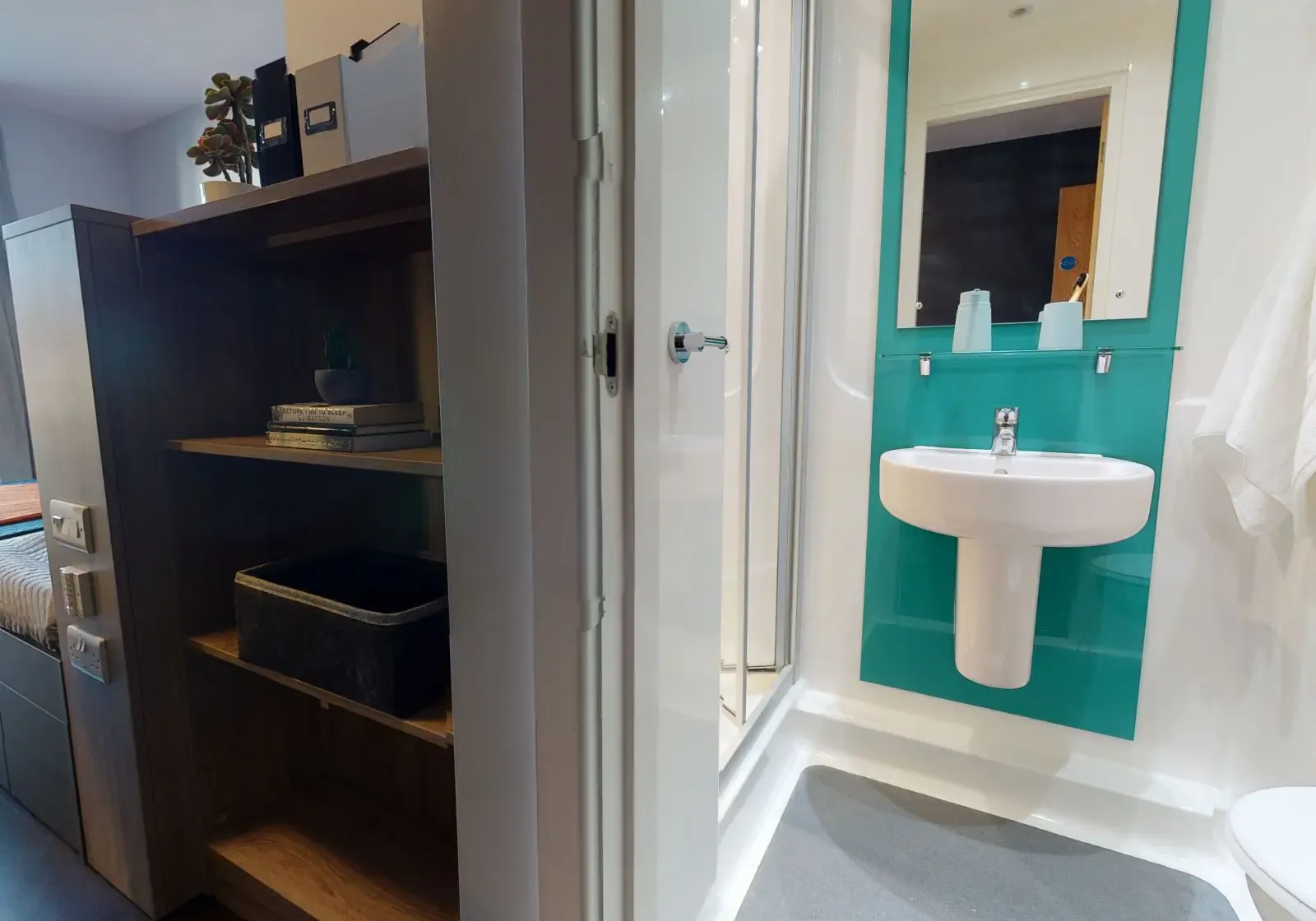 Silver En Suite Plus