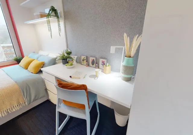 Gold En Suite Plus room image 1