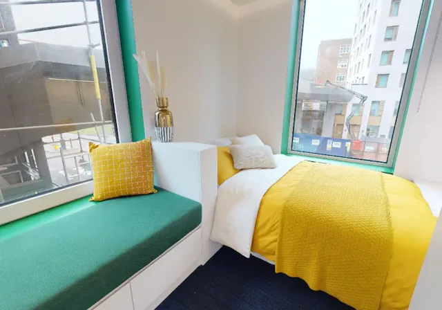 Gold Studio room image 1