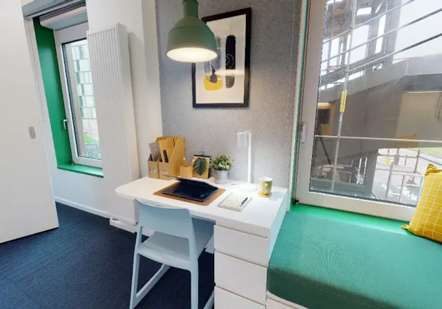Gold Studio room image 2