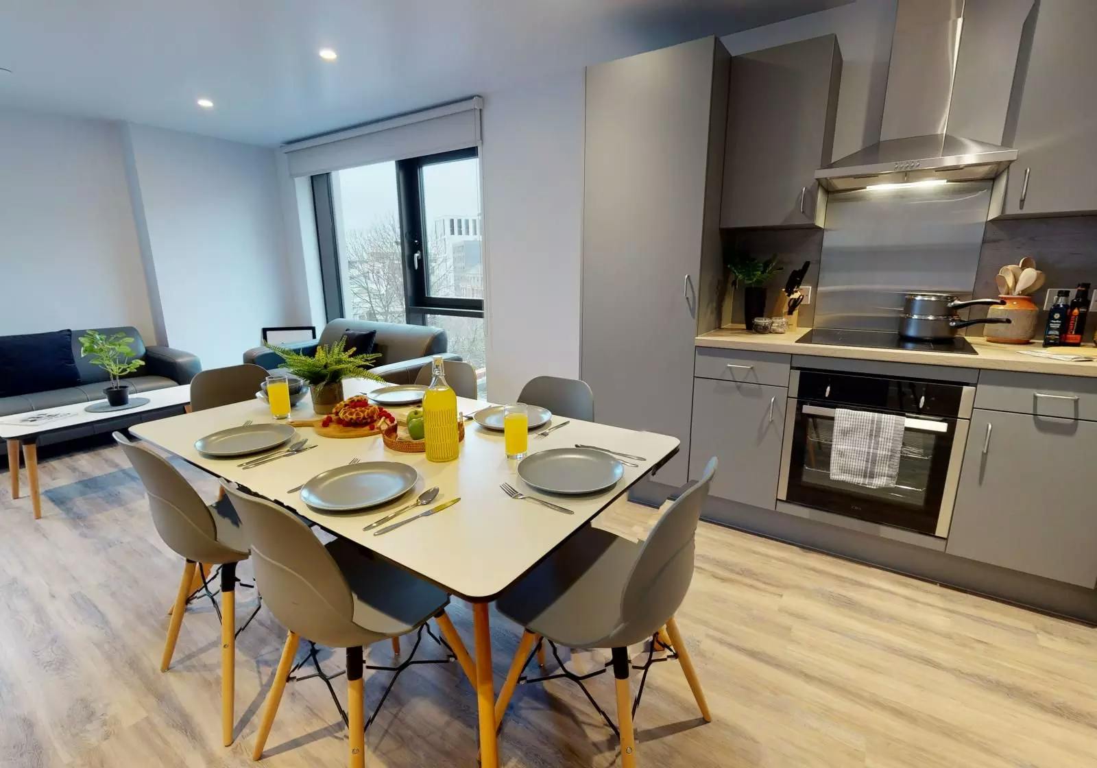 Silver En Suite Plus