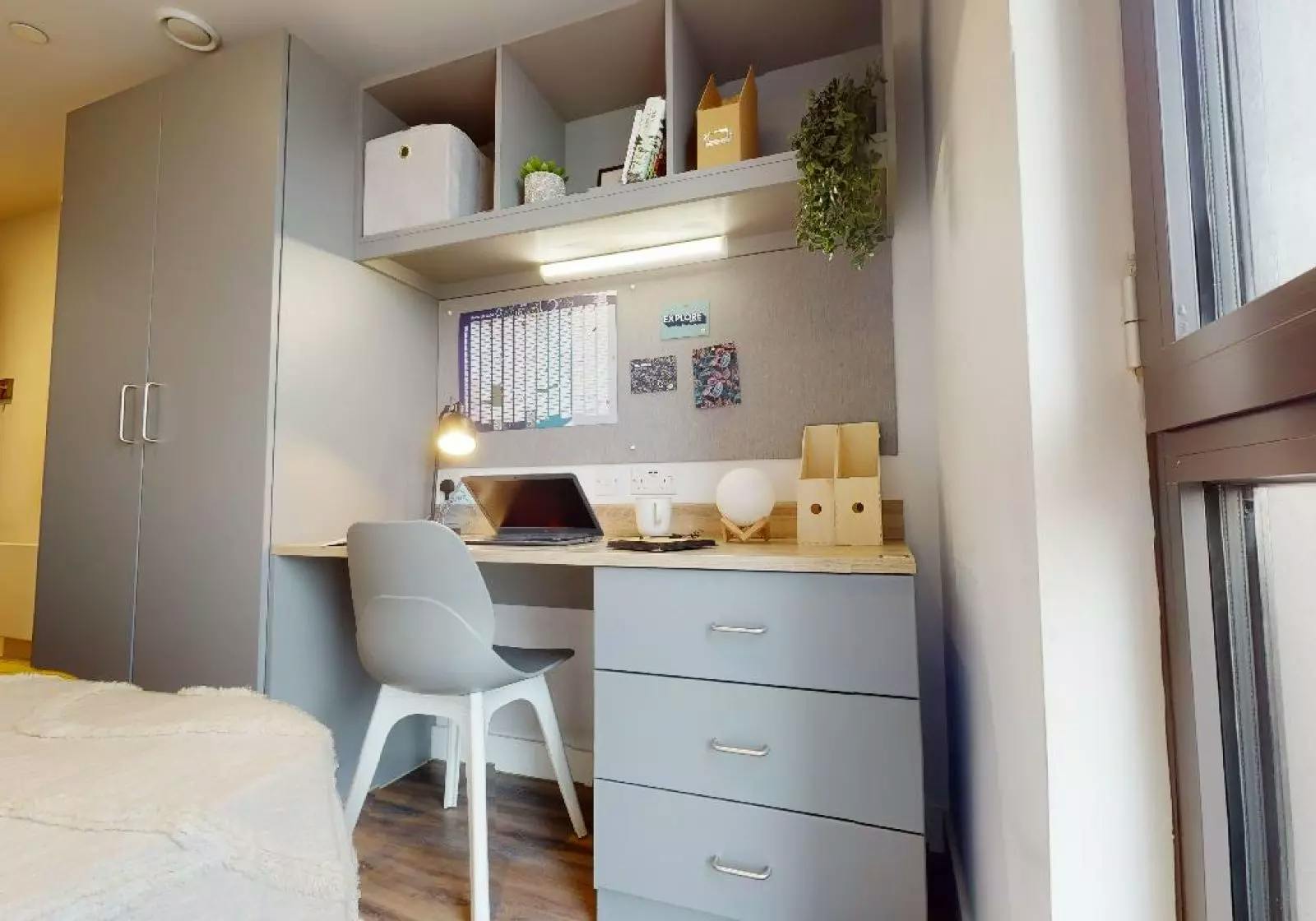 Bronze En Suite Plus