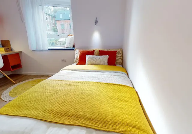 Bronze 2 Bed Apartment room image 1