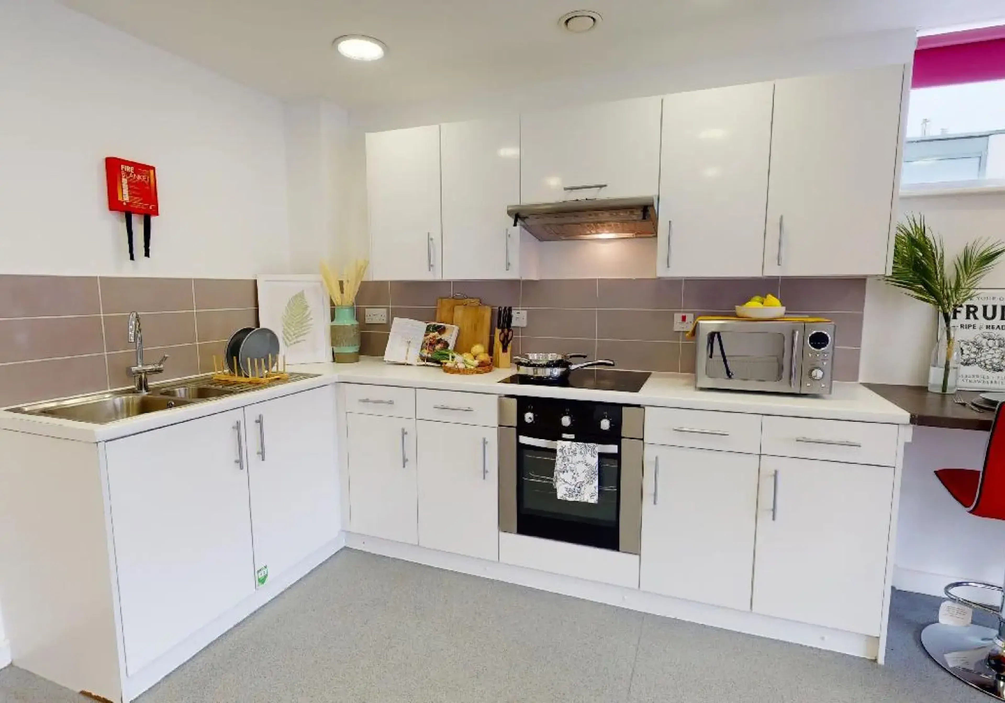 Bronze En Suite KITCHEN 4