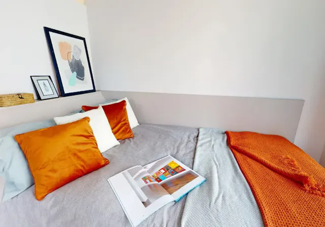 Silver Studio Premium room image 1