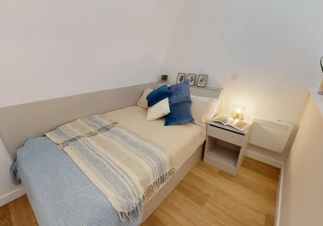 Diamond Studio Plus room image 2