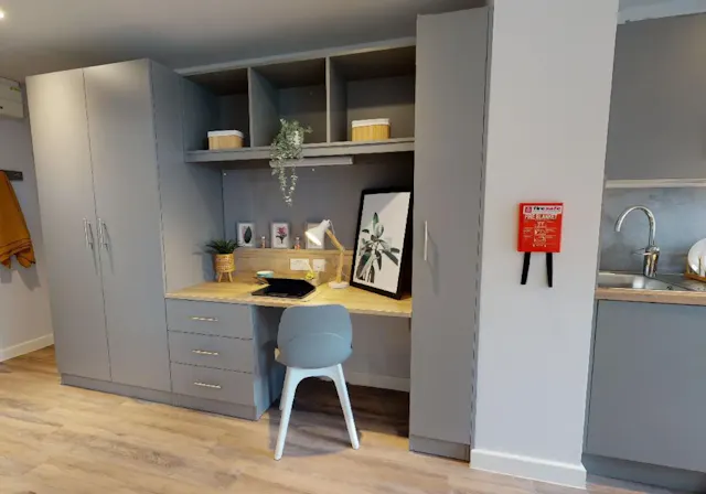 Bronze Studio room image 2