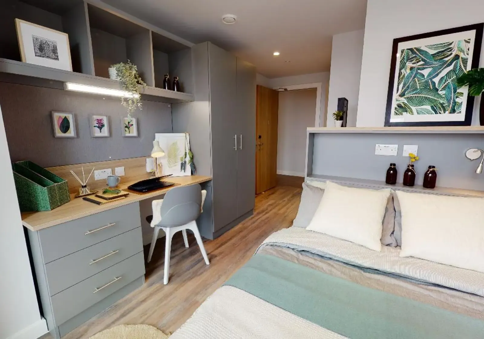 iq-altus-house-leeds-Bronze En Suite